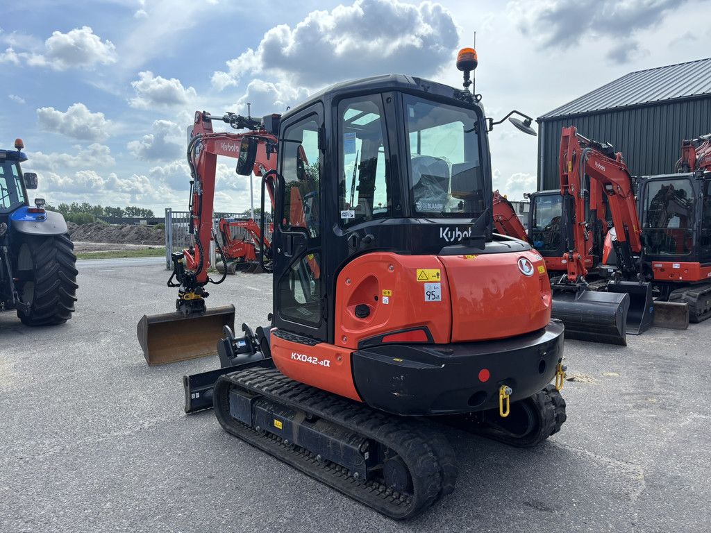 KUBOTA KX042-4A