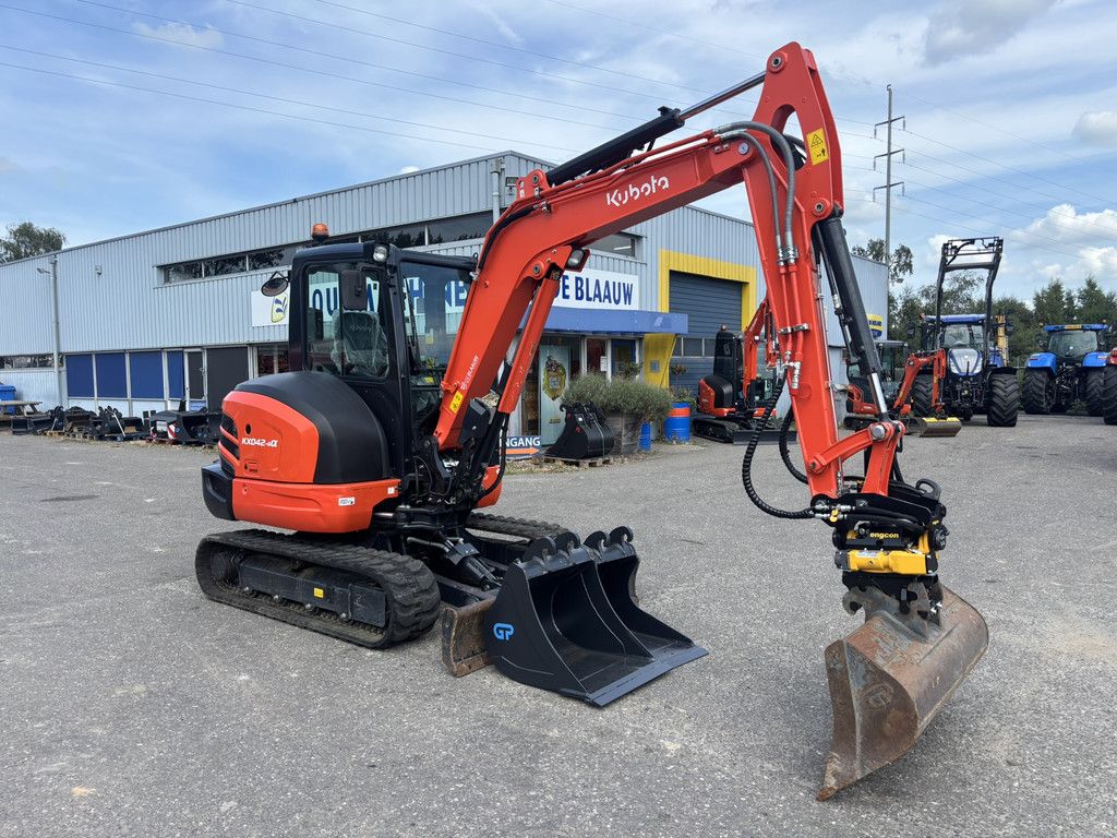KUBOTA KX042-4A