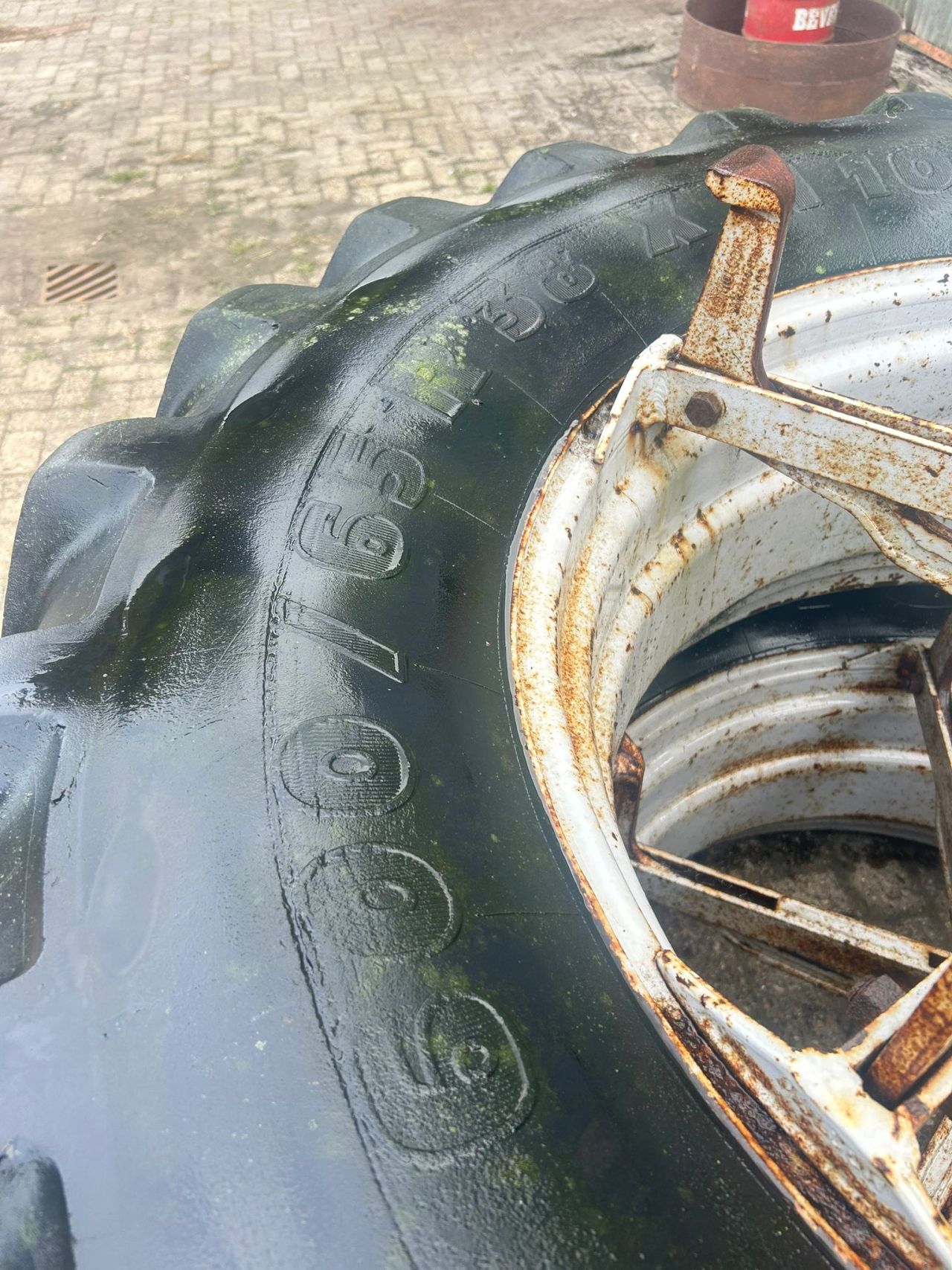 Landbouwwielen, dubbellucht 600/65r38 480/65r28 etc. MOLCON