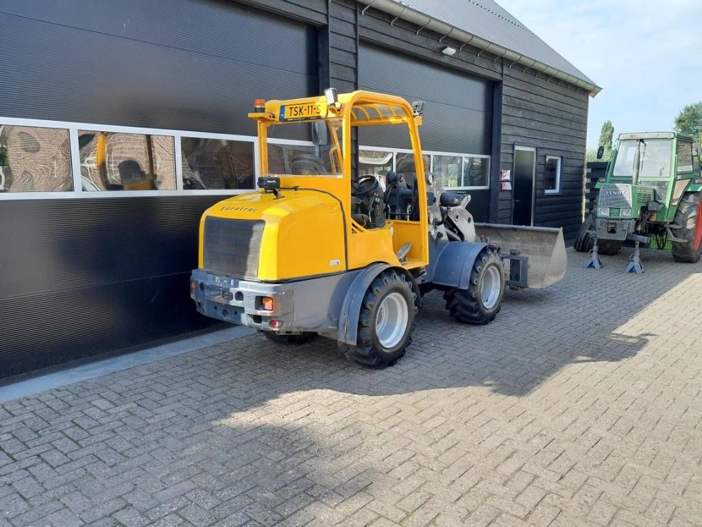 Eurotrac W13 shovel loader met bak en vorken