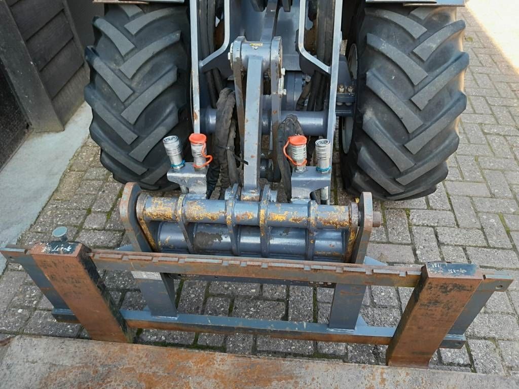 Eurotrac W13 shovel loader met bak en vorken