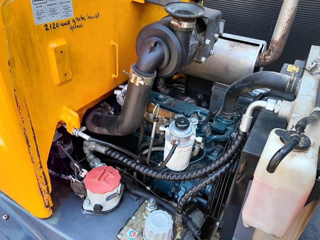 Eurotrac W13 shovel loader met bak en vorken