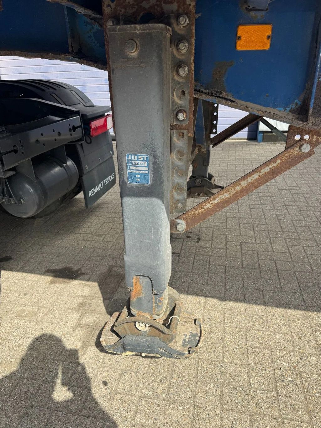 Van Hool **FULL STEEL SUSPENSION-WIDE SPREAD-BELGIAN TRAILER**