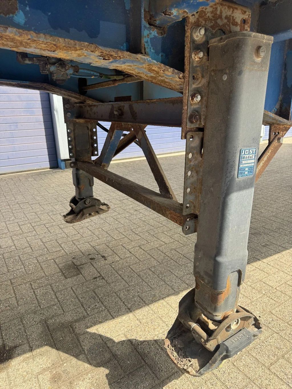 Van Hool **FULL STEEL SUSPENSION-WIDE SPREAD-BELGIAN TRAILER**