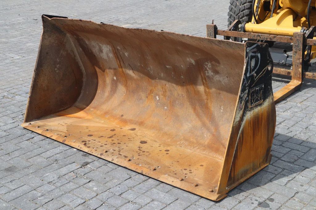 Caterpillar 906M | BUCKET | FORKS | HIGHFLOW | 35 KM/H