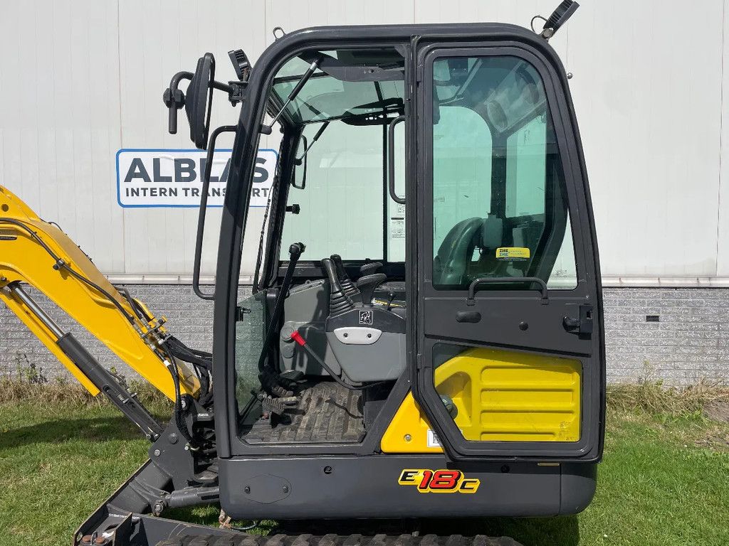 New Holland E18C graafmachine met slechts 670 uur met sloopsorteerfunctie