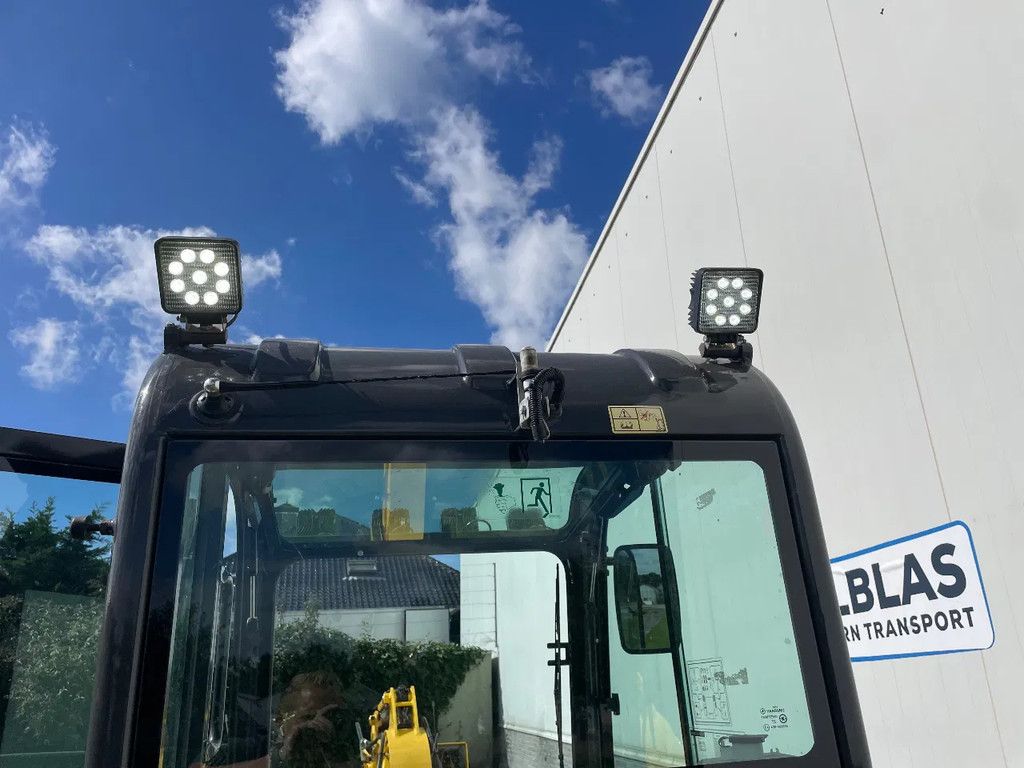 New Holland E18C graafmachine met slechts 670 uur met sloopsorteerfunctie