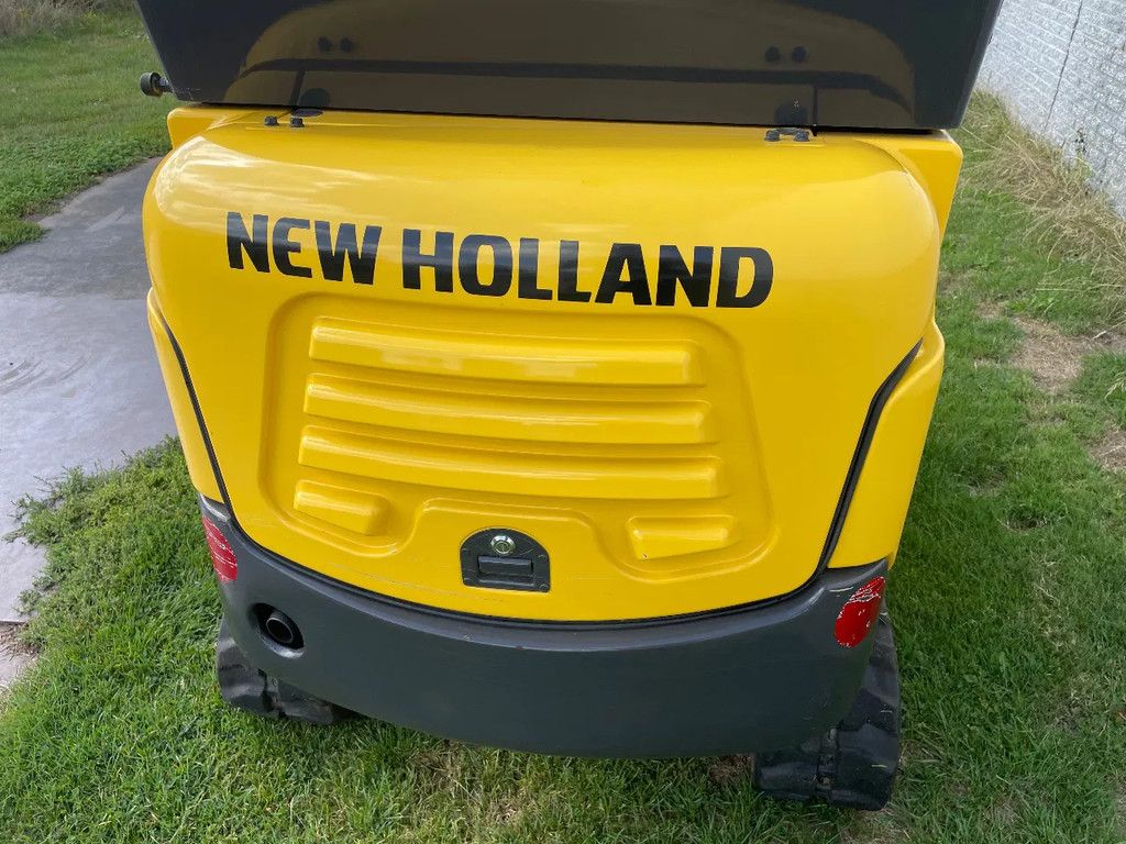 New Holland E18C graafmachine met slechts 670 uur met sloopsorteerfunctie