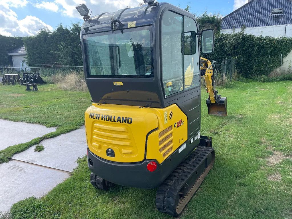 New Holland E18C graafmachine met slechts 670 uur met sloopsorteerfunctie