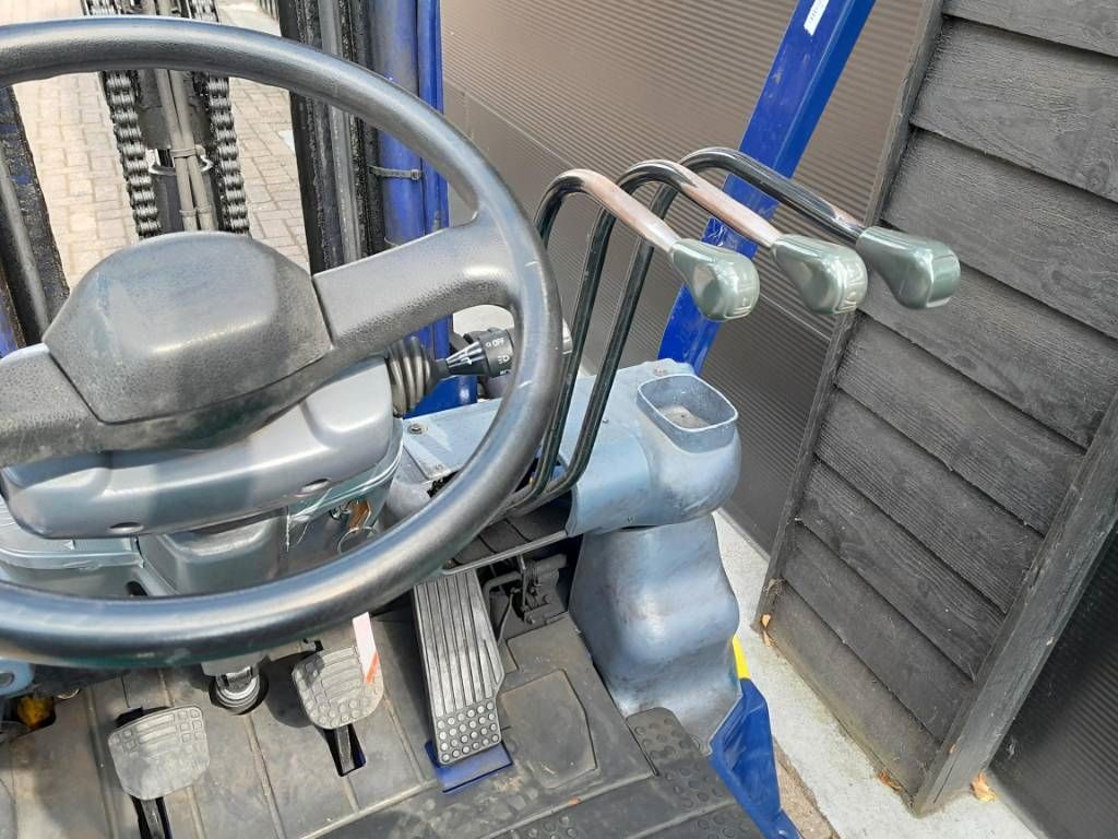 Komatsu FG 25 Heftruck Freelift Sideshift Triplex - LPG