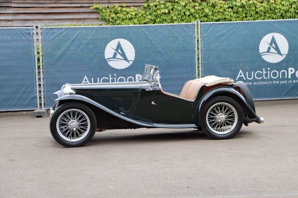 MG TC Roadster Petrol 1943