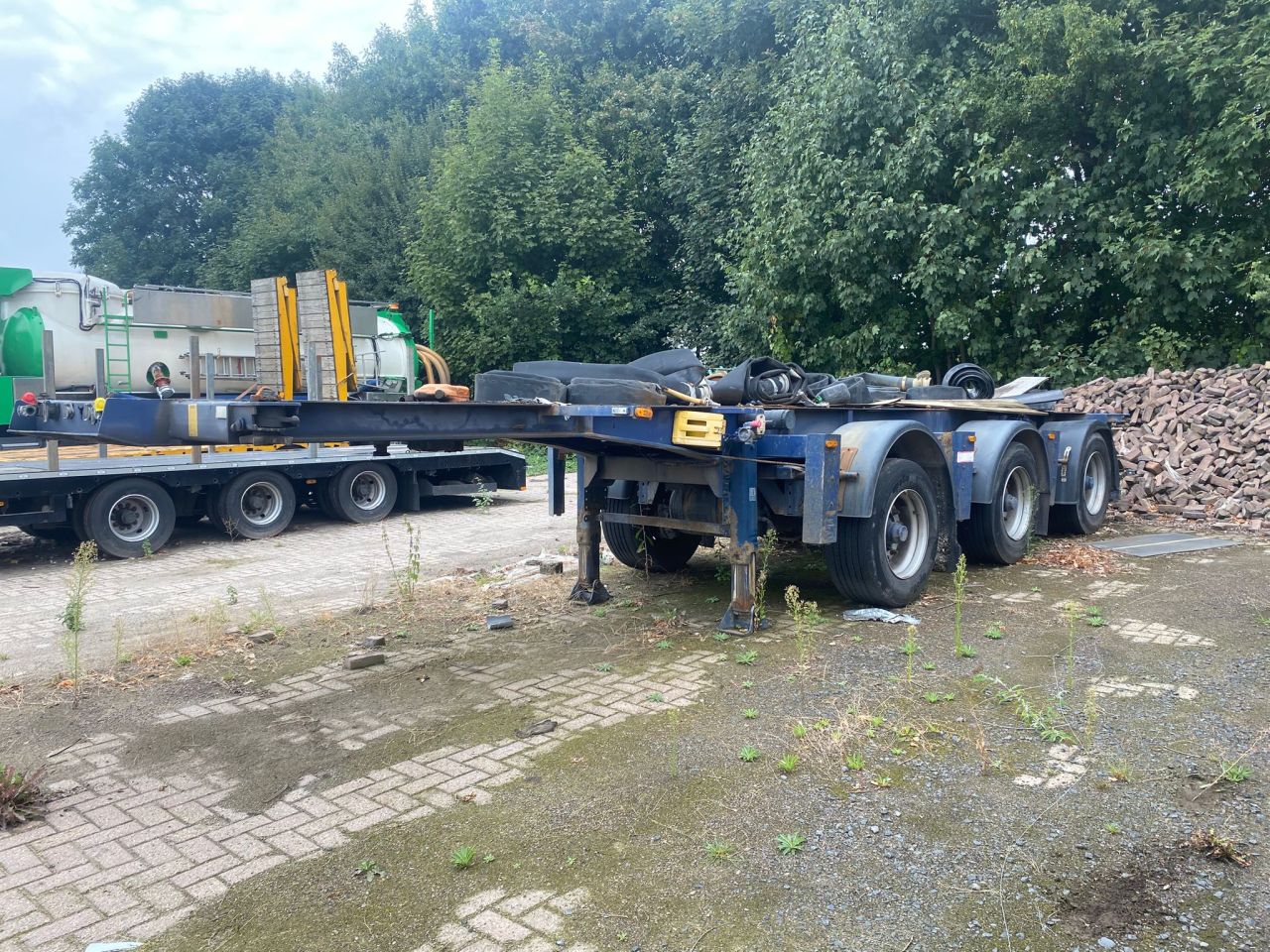 Renders ROC 12.30 CC zeecontainer chassis oplegger