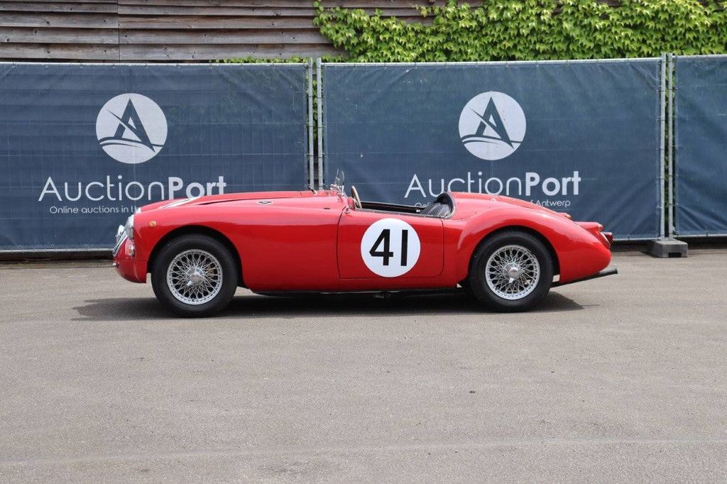 MG MGA Le Mans look Petrol 1960 (Margin)