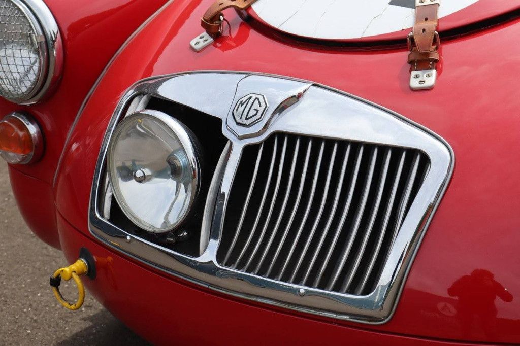 MG MGA Le Mans look Petrol 1960 (Margin)