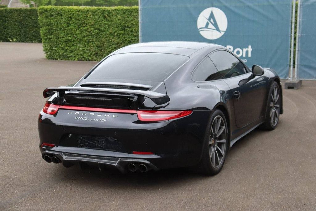 Porsche 991 Carrera 4S Petrol 2013 (Margin)