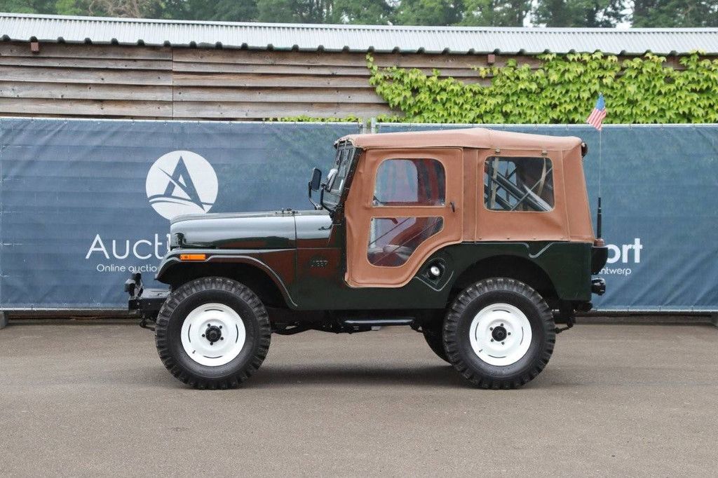 Jeep CJ-5 Benzin 1966 (Marge)