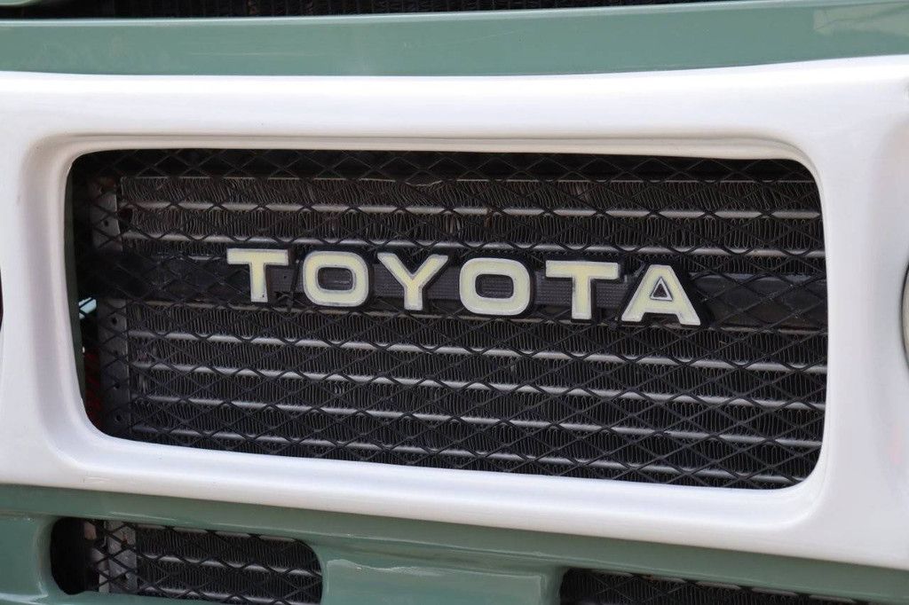 Toyota Land Cruiser FJ40 Petrol (Margin)