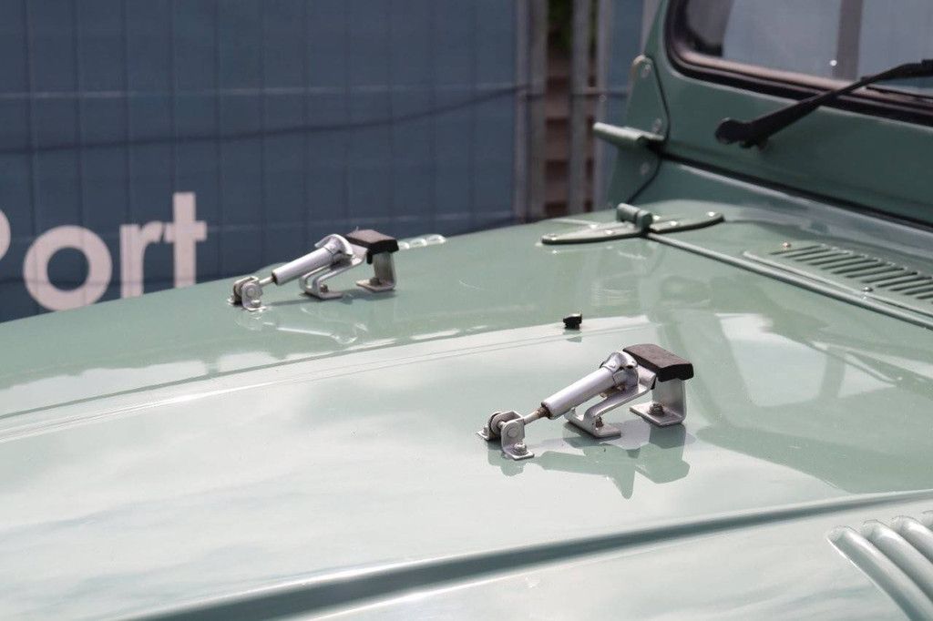 Toyota Land Cruiser FJ40 Petrol (Margin)