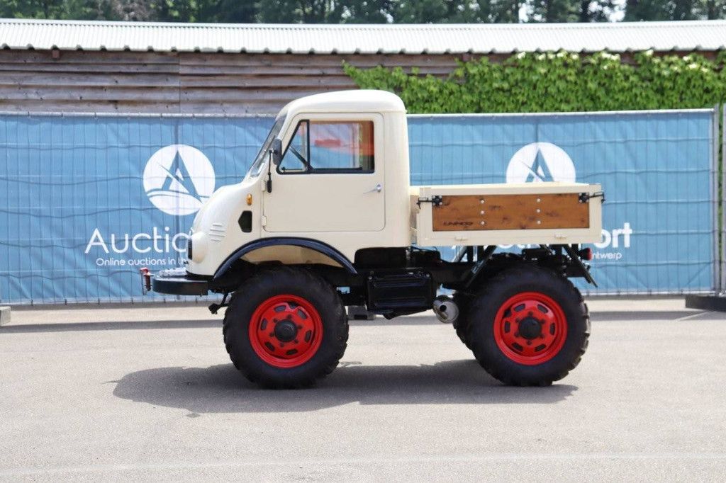 Mercedes-Benz Unimog 401.104 Diesel 1955 (Margin)