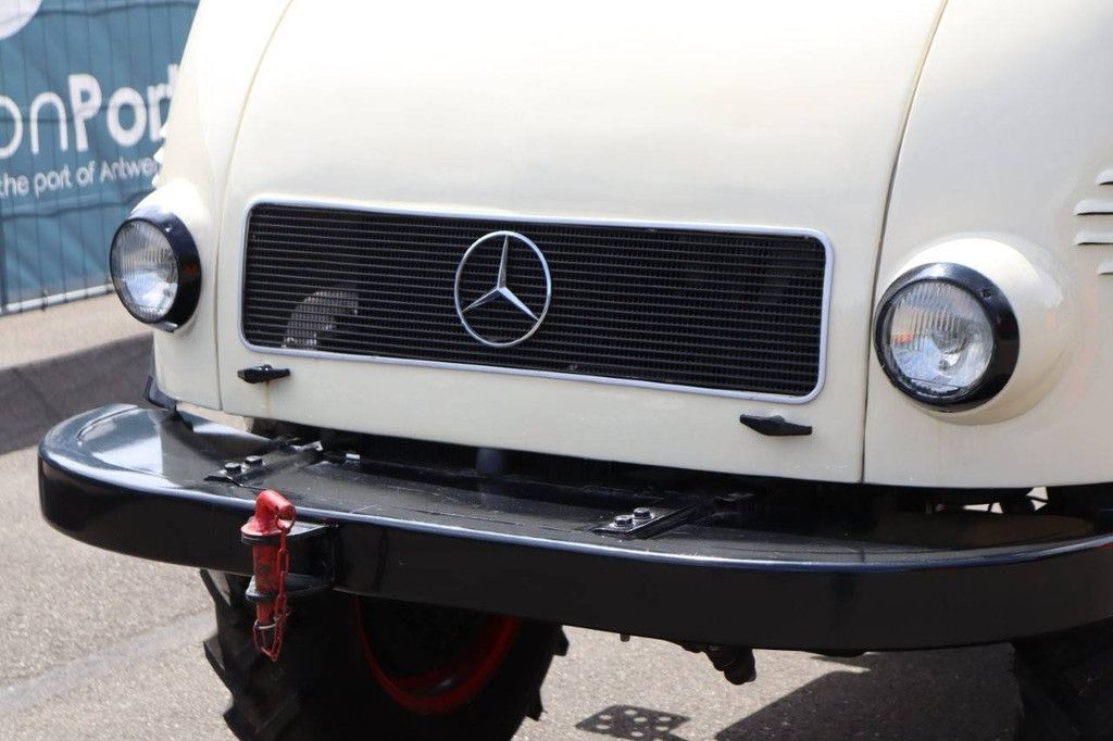Mercedes-Benz Unimog 401.104 Diesel 1955 (Margin)