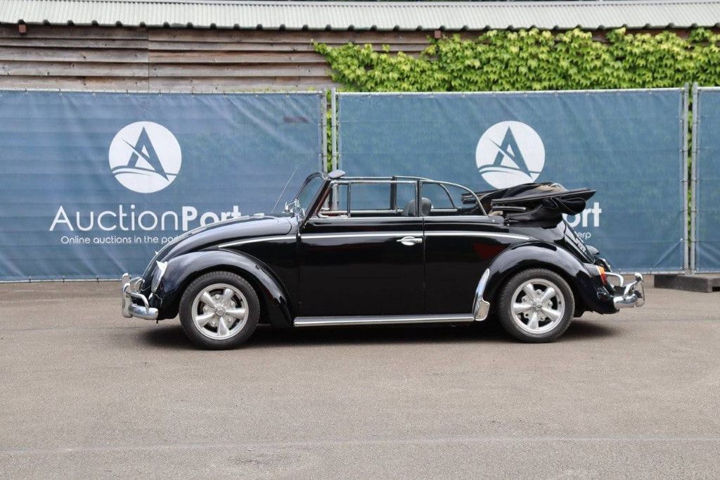 Volkswagen Beetle Convertible Petrol 1965 (Margin)