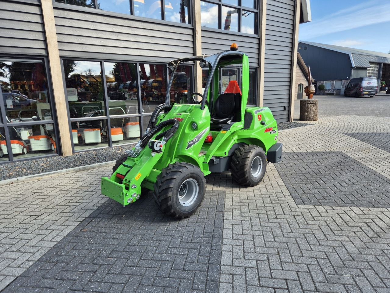 Nieuwe AVANT 735i knikshovel 1800 kgs