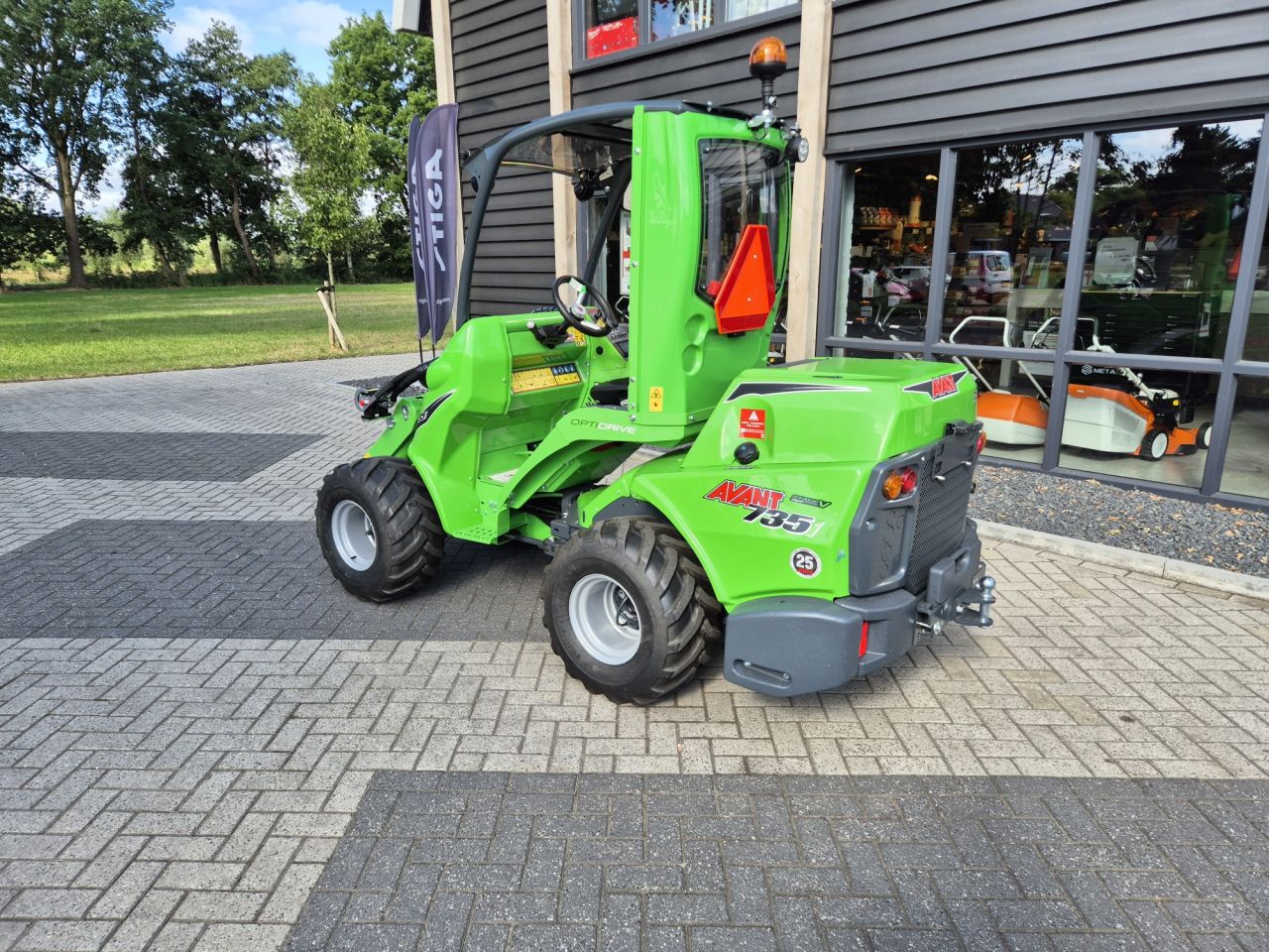 Nieuwe AVANT 735i knikshovel 1800 kgs