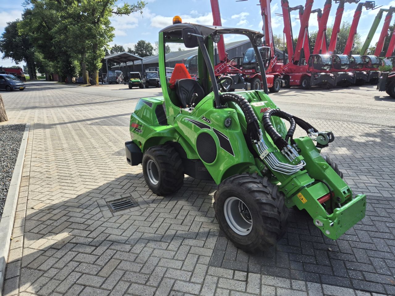 Nieuwe AVANT 735i knikshovel 1800 kgs