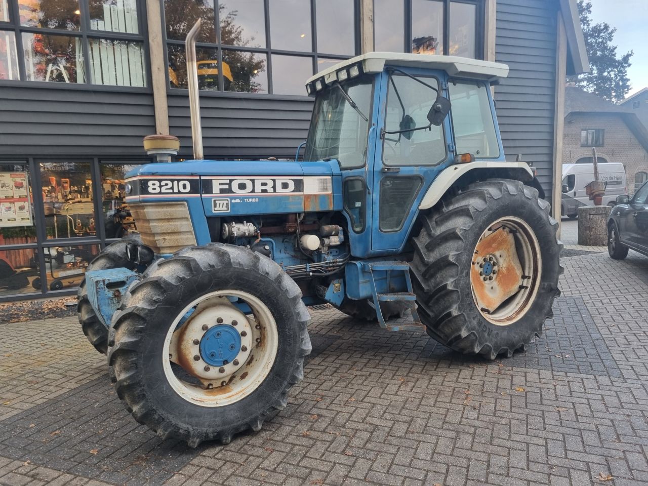 Used FORD 8210 tractor