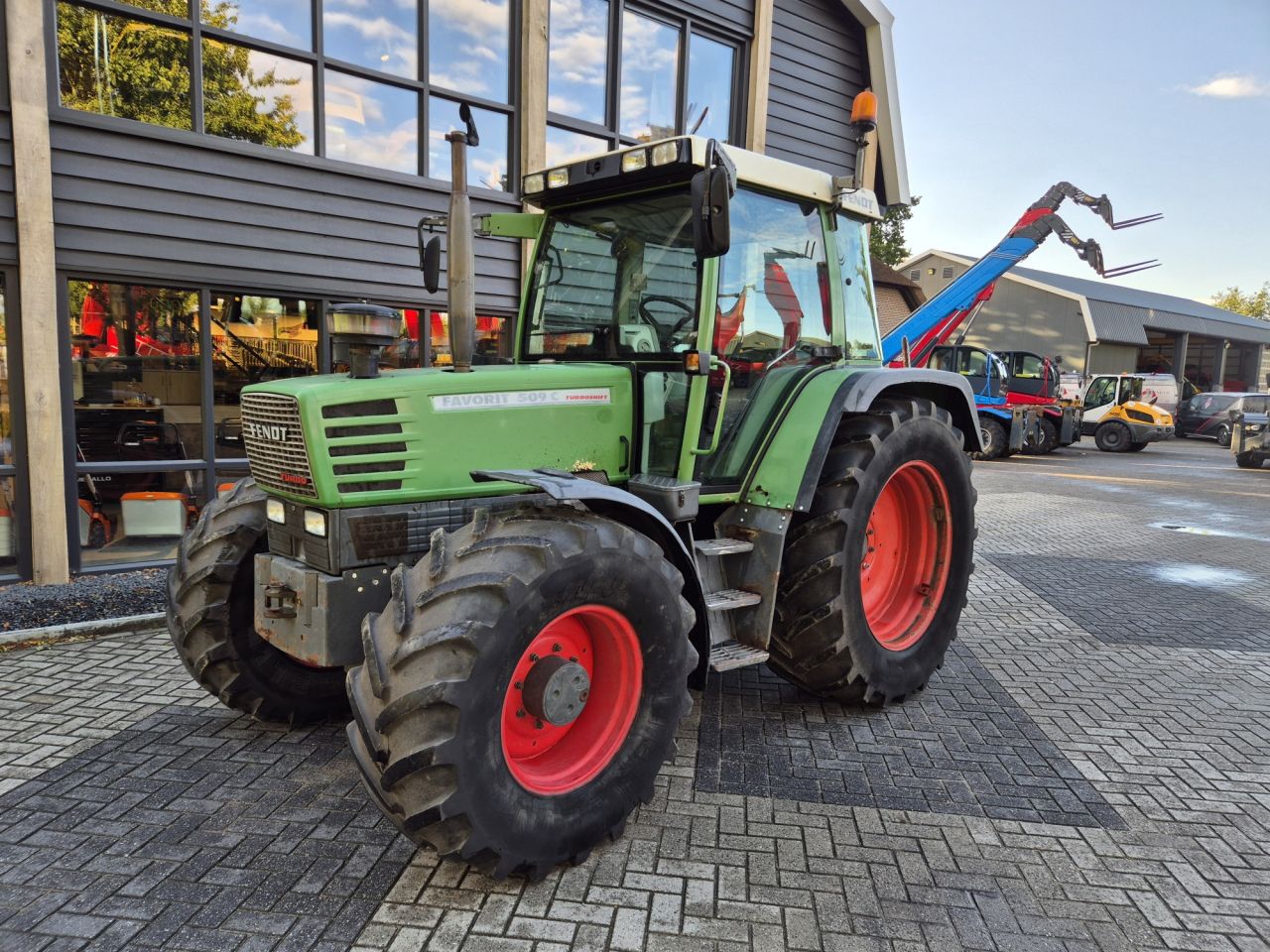 Gebruikte FENDT 509C tractor met 4 cilinder en 95 pk