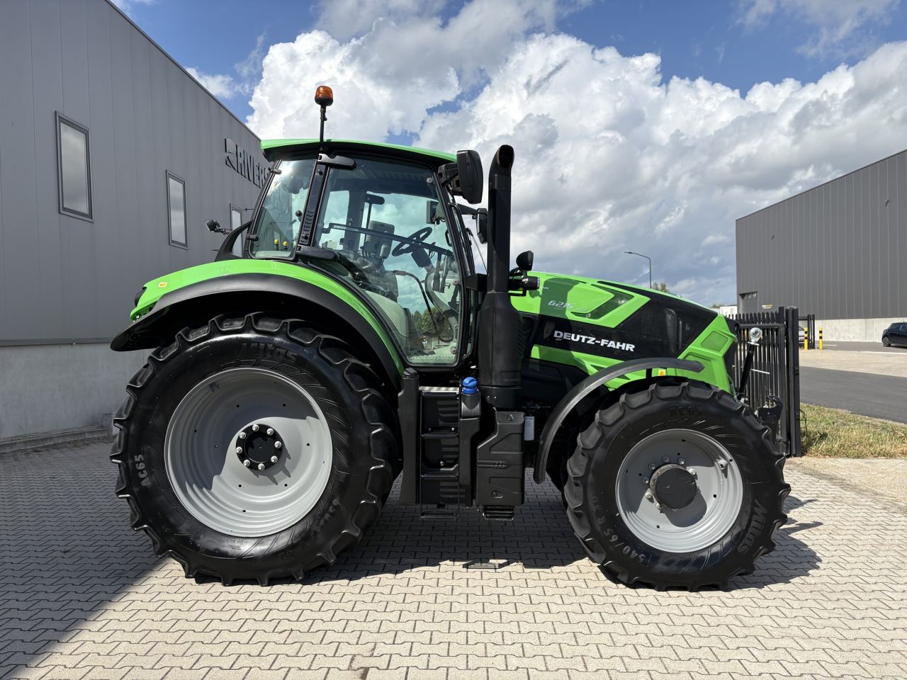 Deutz-Fahr Agrotron 6215 TTV