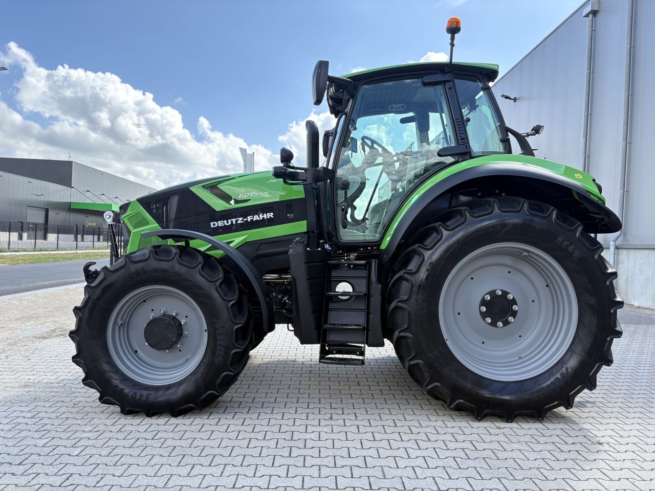 Deutz-Fahr Agrotron 6215 TTV