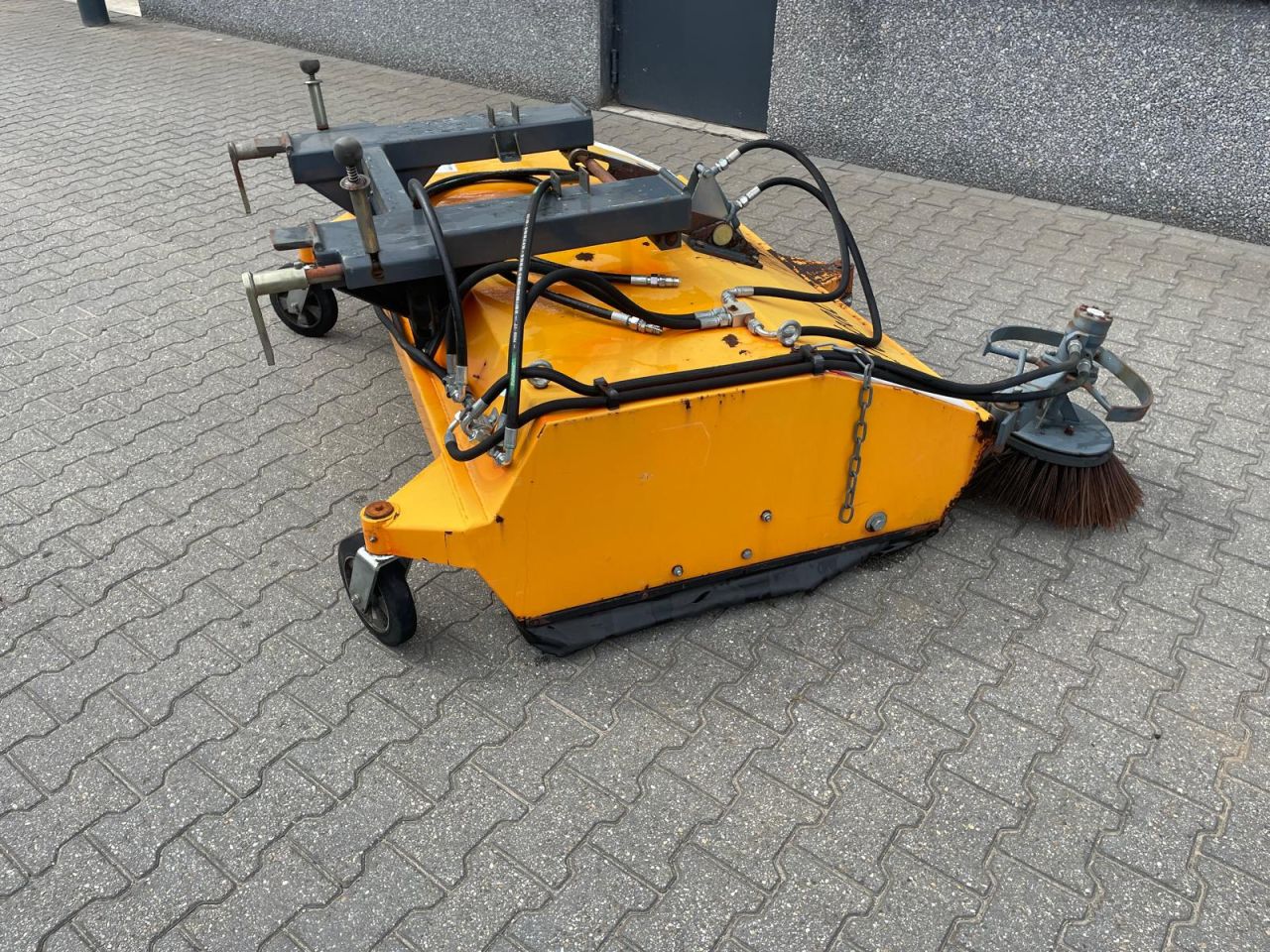 Tuchel VM - Ideal 180 veegmachine met vangbak