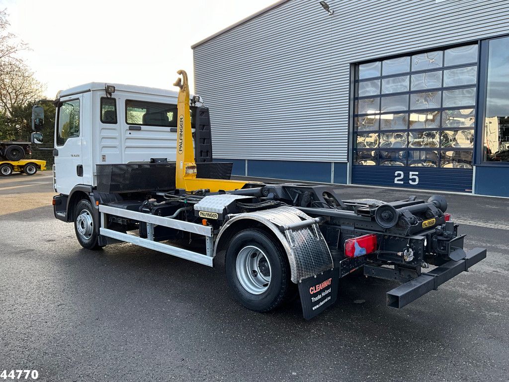 Man TGL 12.250 Palfinger haakarmsysteem