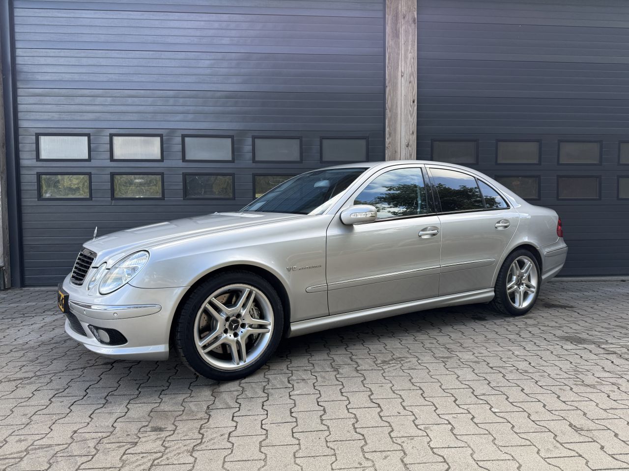 Mercedes E55 AMG Youngtimer V8 Kompressor | Bomvol