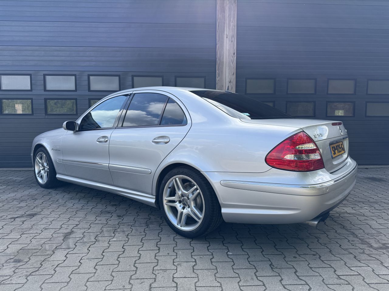 Mercedes E55 AMG Youngtimer V8 Kompressor | Bomvol