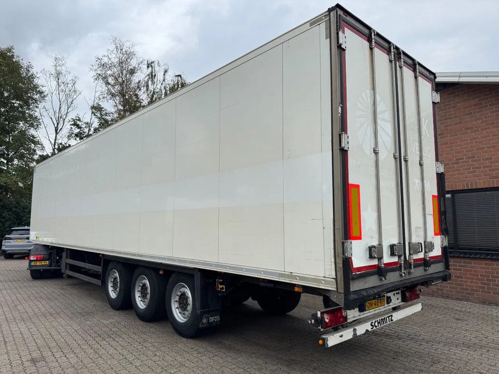 Schmitz Cargobull SKO 24 5x Meatrails Rohrbahnen Fleisch Carrier Vector 1950MT