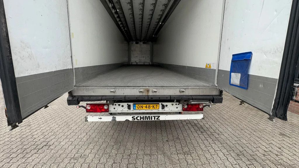 Schmitz Cargobull SKO 24 5x Meatrails Rohrbahnen Fleisch Carrier Vector 1950MT
