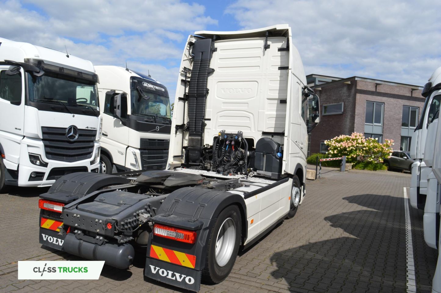 Volvo FH 460 Globetrotter XL i-Save Side Skirts