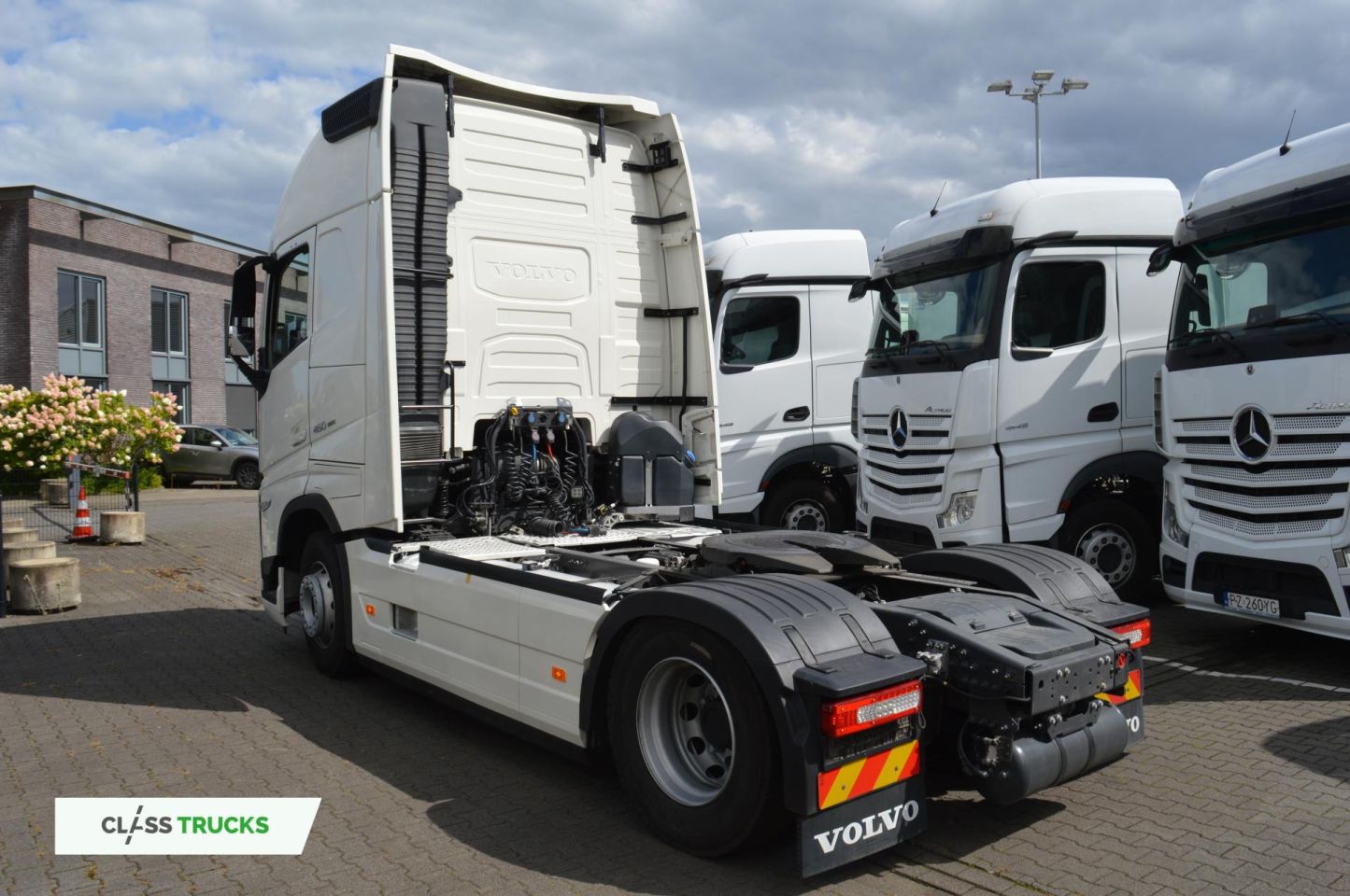 Volvo FH 460 Globetrotter XL i-Save Side Skirts