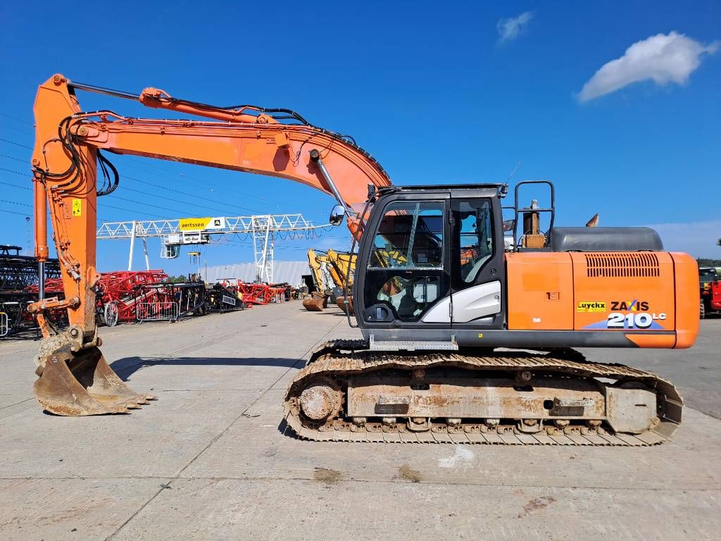 Hitachi ZX210LC-6