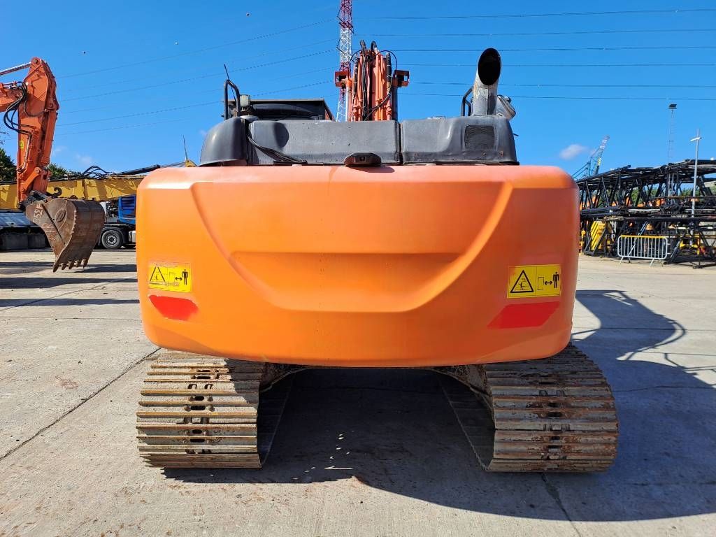 Hitachi ZX210LC-6