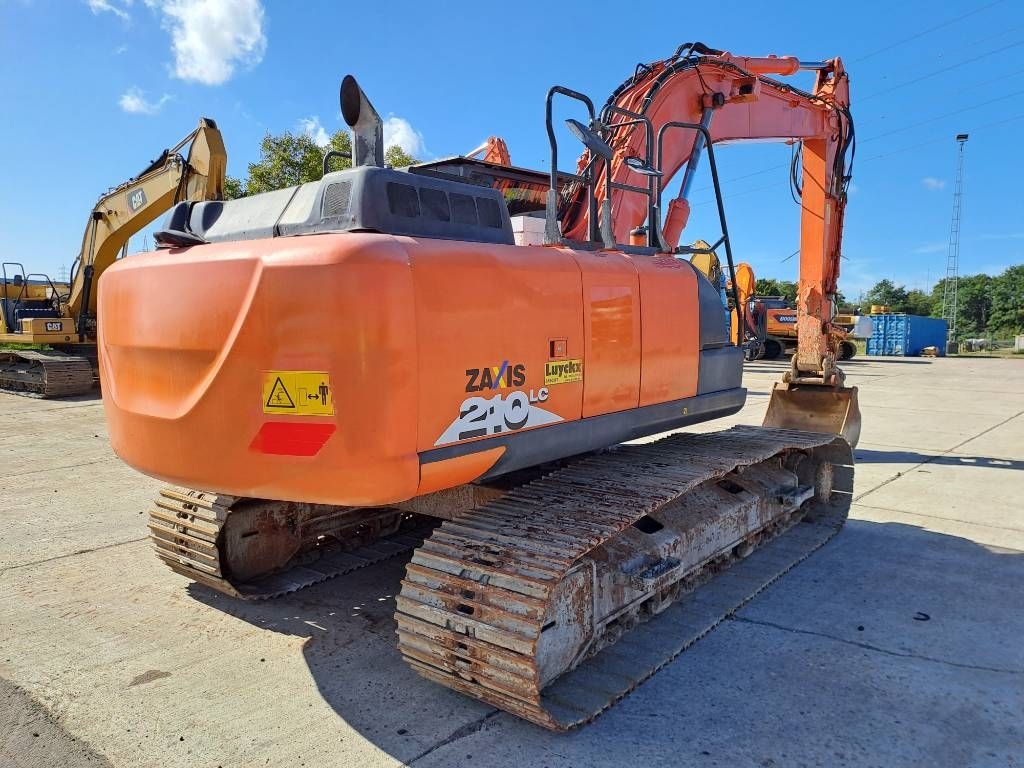 Hitachi ZX210LC-6
