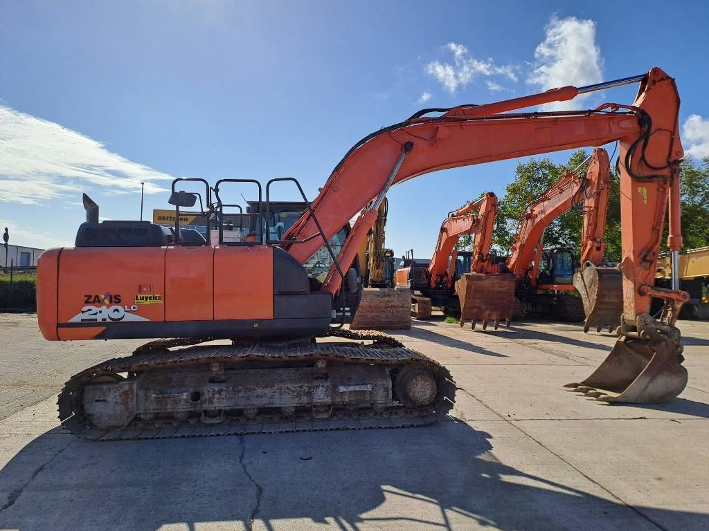 Hitachi ZX210LC-6