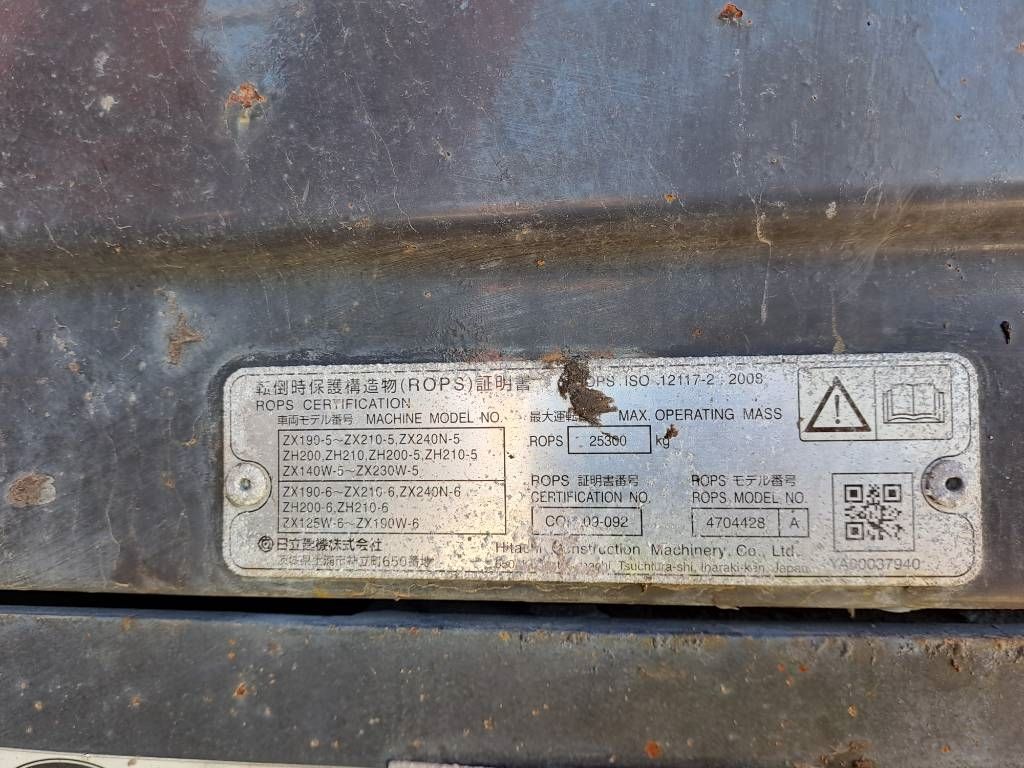 Hitachi ZX210LC-6