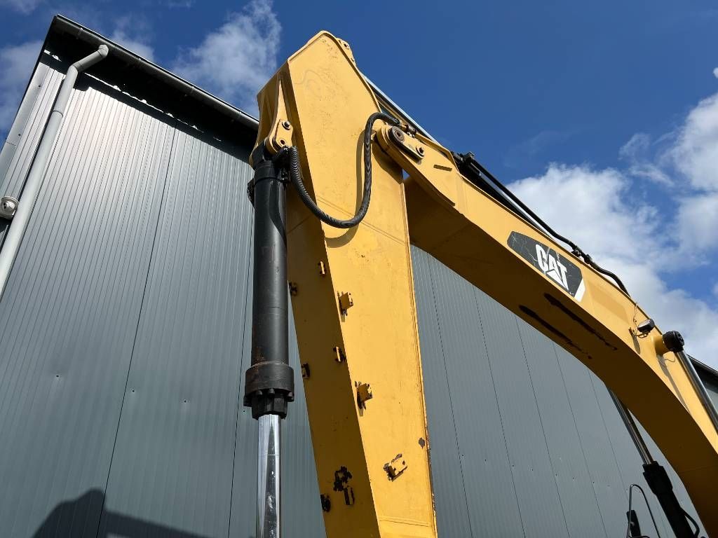 CAT 330D L