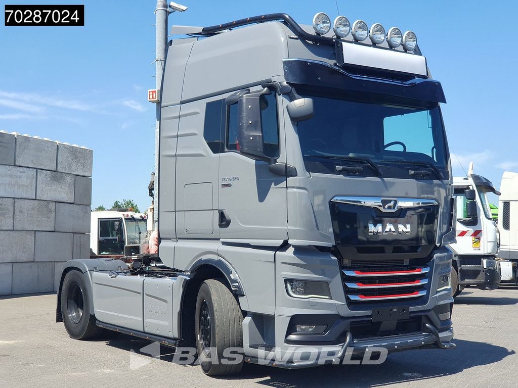 MAN TGX 18.520 4X2 Individual Lion S! GX Retarder Full-Air 2x Tanks Navi LED ACC Euro 6