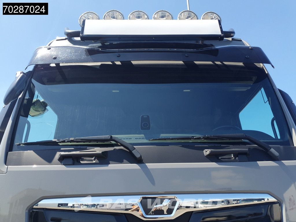 MAN TGX 18.520 4X2 Individual Lion S! GX Retarder Full-Air 2x Tanks Navi LED ACC Euro 6