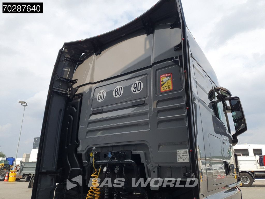 MAN TGX 18.520 4X2 Individual Lion S! GX Retarder Full-Air 2x Tanks Navi LED ACC Euro 6