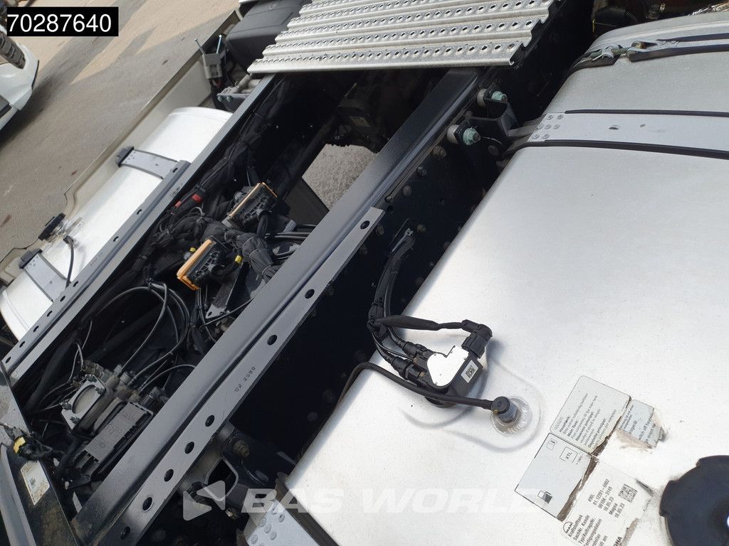 MAN TGX 18.520 4X2 Individual Lion S! GX Retarder Full-Air 2x Tanks Navi LED ACC Euro 6